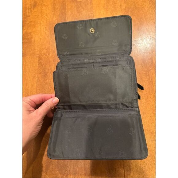 Woman’s leather fold out wallet/clutch - Picture 3 of 7